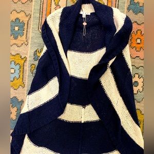 CAbi navy and white sleeveless woven sweater- size L
